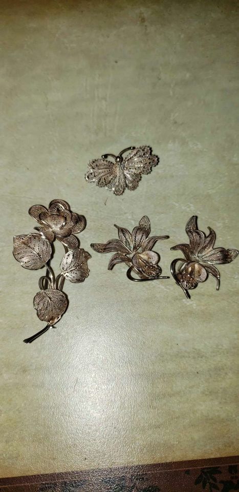 Vintage Silver Jewelry Set - 2 SETS OF earrings, 2 Brooches