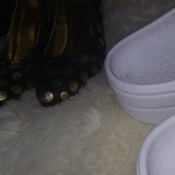 Sell Sell Nice New Clogs