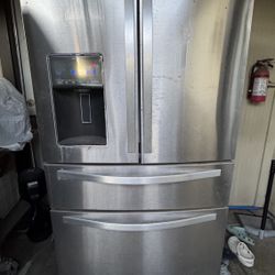 Whirlpool Refrigerator 