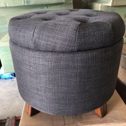 Upholstered Tufted Storage Ottoman Banquito 