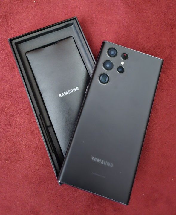 Samsung Excellent Condition Galaxy S22 Ultra 5G 128GB (Unlocked) - Phantom Black