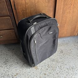 Medium luggage in great condition domination is on the picture  