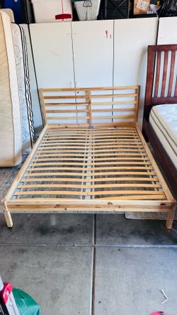 Full size bed