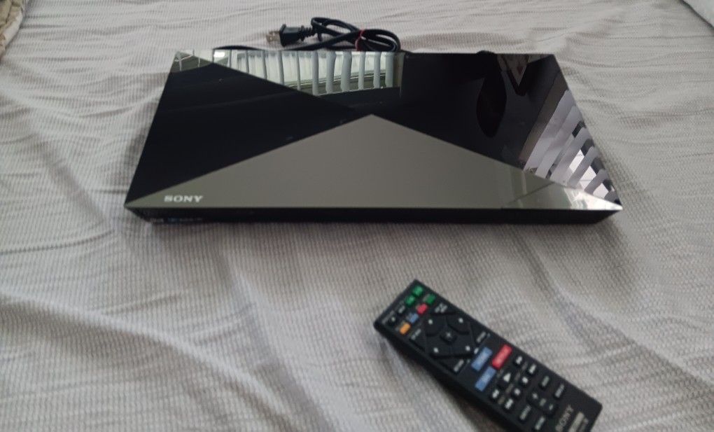 SONY BDP-S6200 4K Upscaling 3D Blu-ray DVD Player w/ Wi-Fi BDPS6200