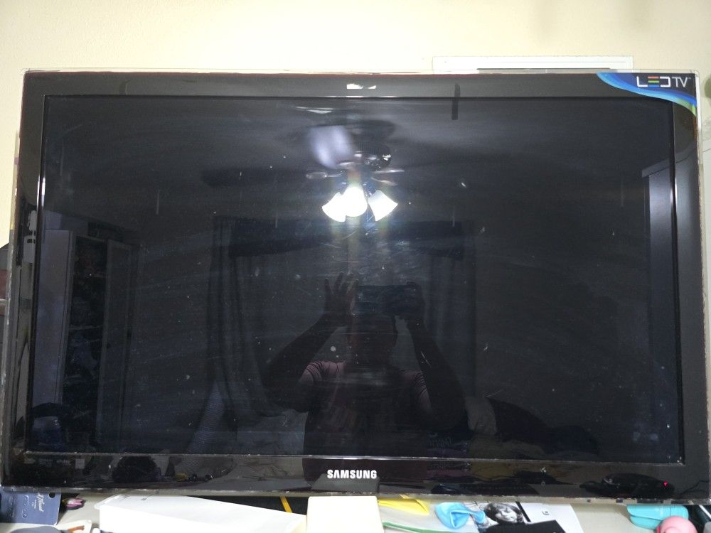 Samsung TV 40 Inches