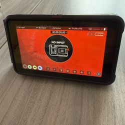 ATOMOS NINJA V WITH BATTERY CHARGER AND 512gb SSD