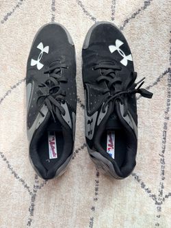 Under Armour Baseball - size 10.5 men’s