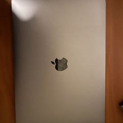 2020 MacBook Air M1 Chip 8GB Ram 500 Gb Storage