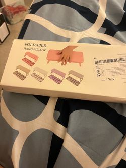Foldable hand pillow nails
