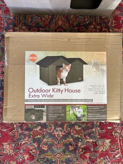 K&H Outdoor Kitty House Extra Wide — New in Box