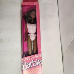 Vintage Barbie Fun To Dress Doll 1373 African American AA Black 80's In Box