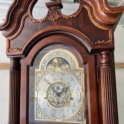 Howard miller “Ambassador edition “ Christmas 2001 grandfather clock