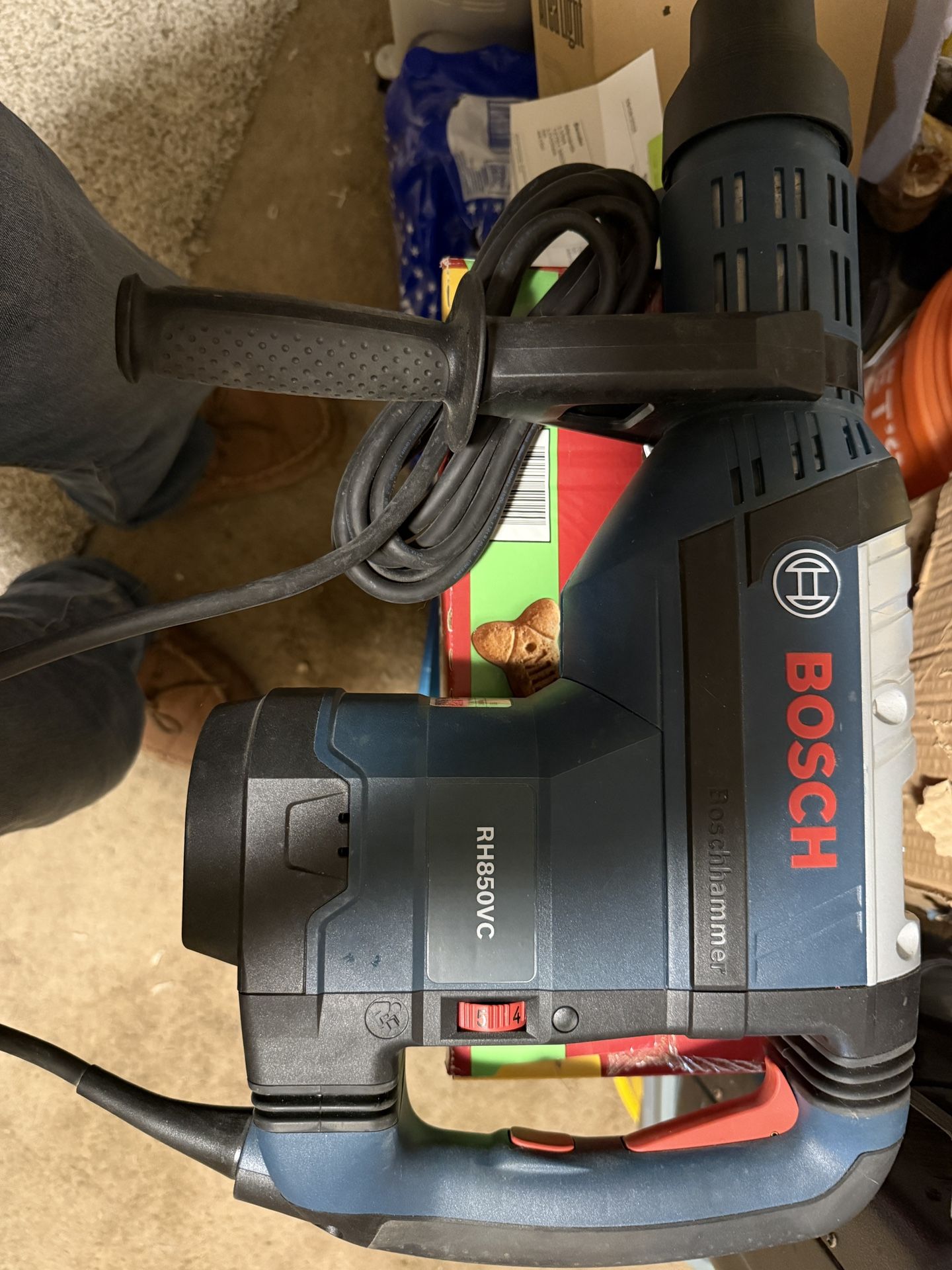 New Bosch RH850VC Rotary Hammer