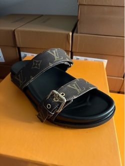 SANDALS LV