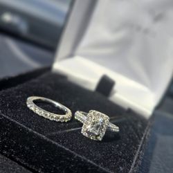 Beautiful Natural Diamond Bridal set / Size 7 