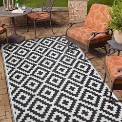 5x8 Black & White Geometric Reversible Waterproof Outdoor Area Rug, NEW