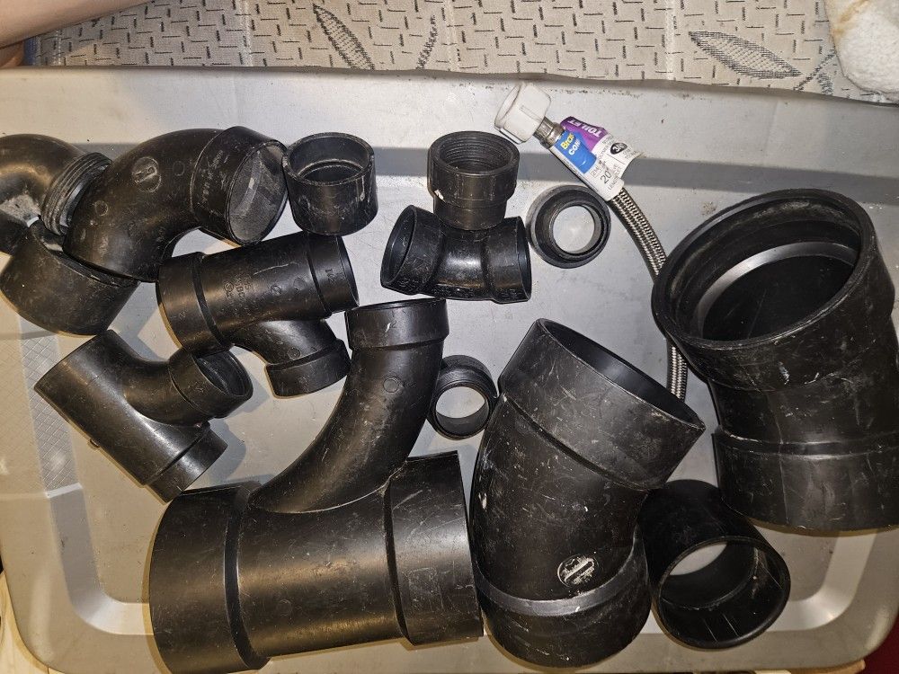 1=T Wye 4"×2" ,2=45×4",1=coupling 3",2= Y 2in ×1 1/2 In,1= Coupling 2",1=Elbow 90×2" ,1=toilet Conector 7/8"×3/8",1=Elbow 1 1/2",1=Elbow 45×1 1/2"