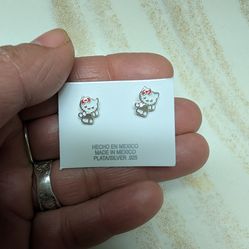 Silver .925 hello kitty earrings