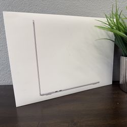 MacBook Air 15” 2025 M4 16GB RAM 512GB SSD