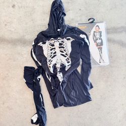 Women’s skeleton outfit