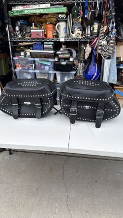 Harley Davidson FLSTC Heritage Softail Classic leather studded Saddlebags