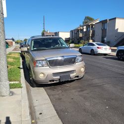 2004 Lincoln Navigator