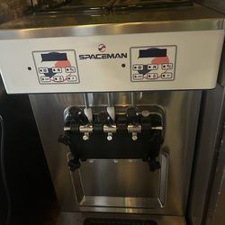 Spaceman Soft Serve Ice Cream Machine