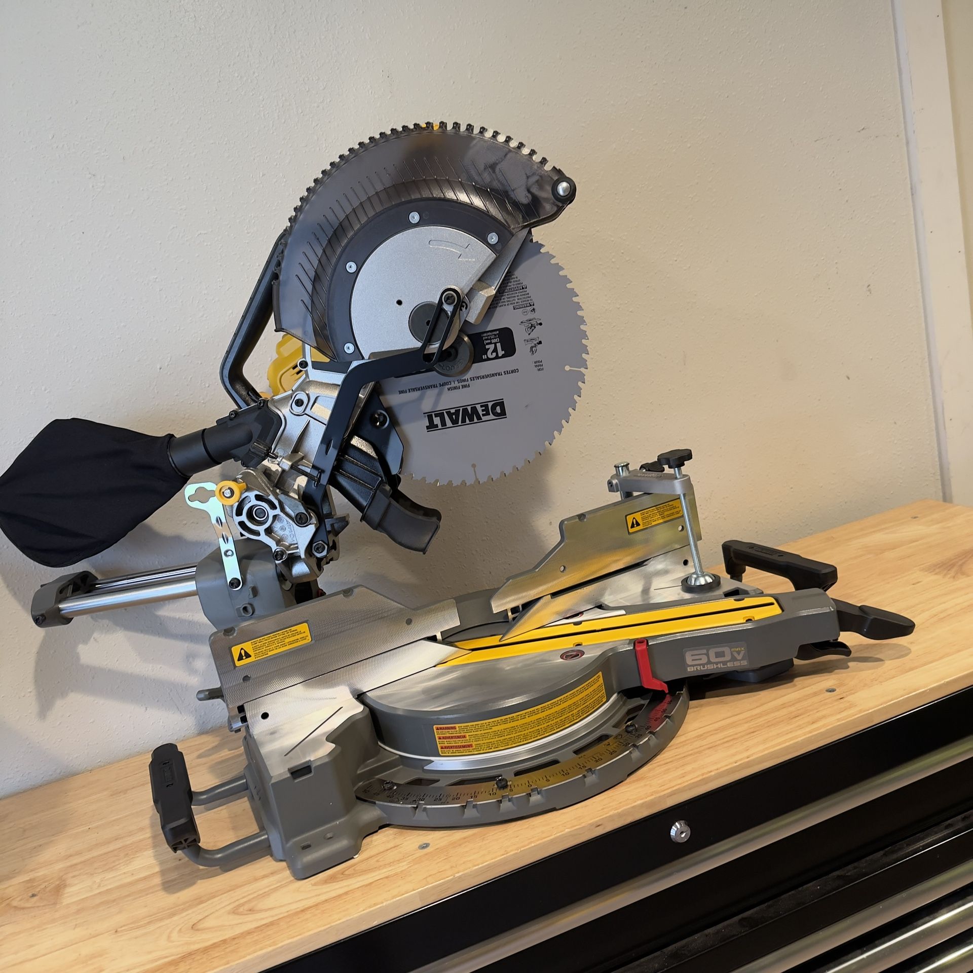 Dewalt FLEXVOLT 60v MAX Brushless 12 in. Sliding Miter Saw (Tool Only)