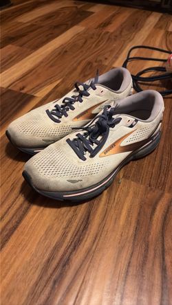 Women’s Brooks ghost 15 size 12
