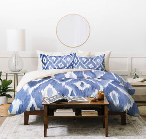 Photo FULL/QUEEN 3-pc duvet set in indigo (NO filler included). Zipper enclosure. Machine washable. East Urban Home. Microfiber. Retails close to $200 new.