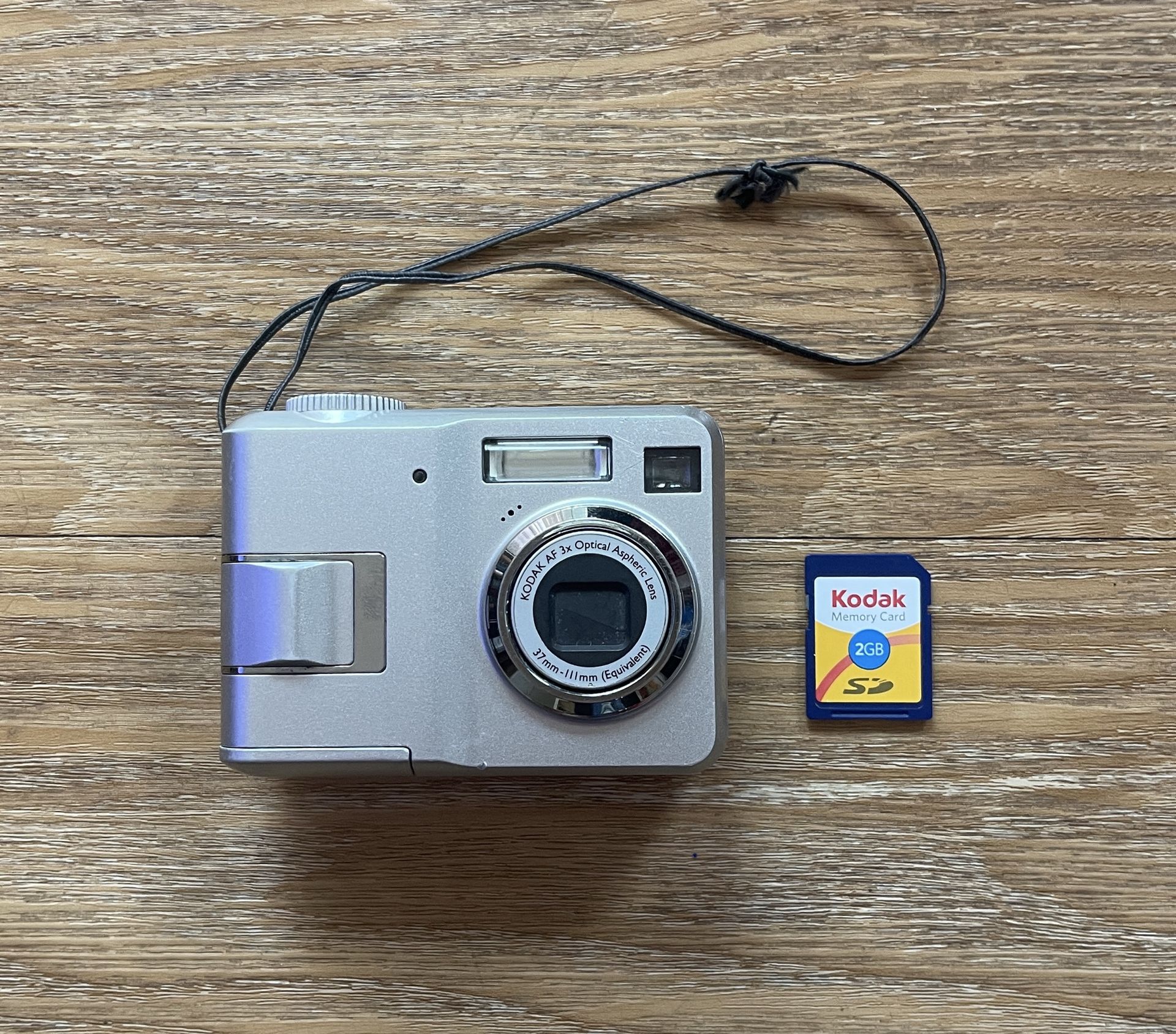Kodak EasyShare C533 Battery Digital Camera with 2GB Memory Card Tested and working !