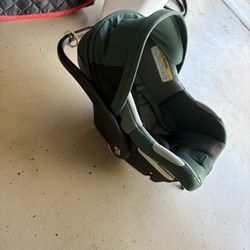 Maxi Cosi Car Seat & Bases (no Tax - Save 10%)