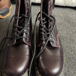 Dr Martin 7/6 Boots