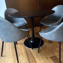 Small Dinner/ Coffee Table. Great For NYC Apartment 