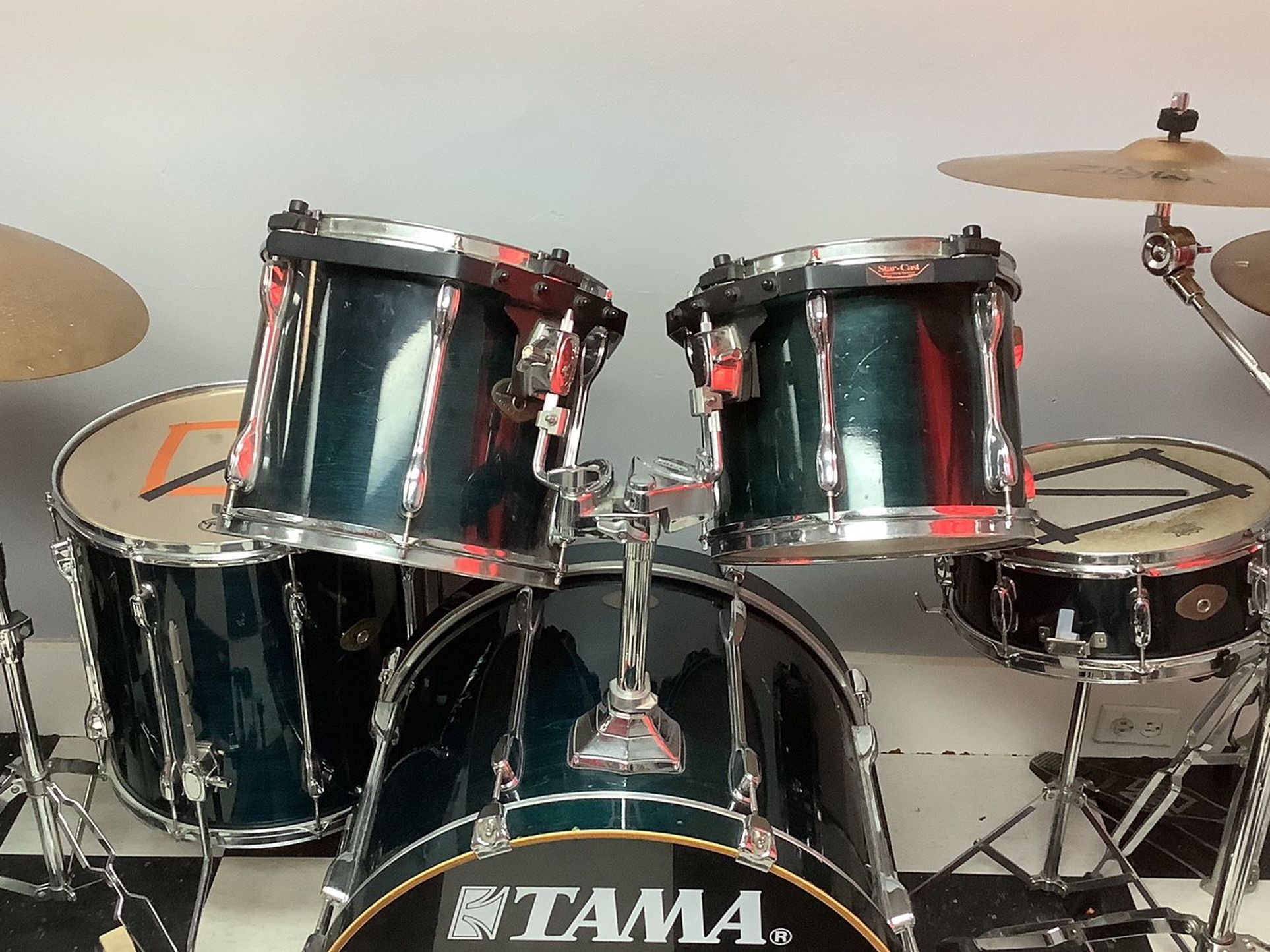 Complete Tama Rockstar 5  Piece With  Meinl And Zildjian Cymbals 