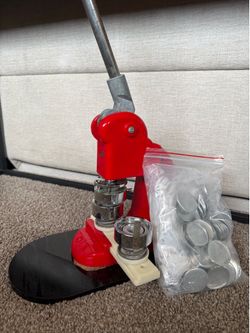 Button Maker Machine