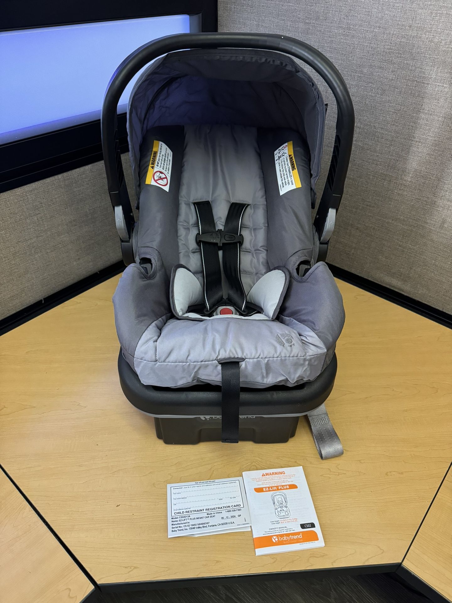 Brand New - Baby Trend EZ Lift Plus  Infant Car Seat With Base