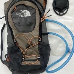 NORTHFACE GULPER HYDRATION BACKPACK