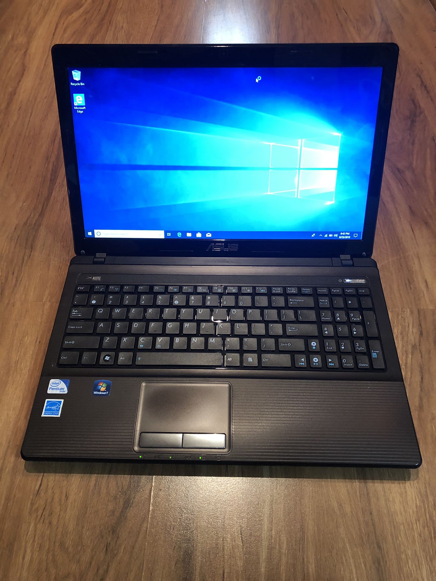 Asus K53E 4GB Ram 160GB Hard Drive 15.6 inch Windows 10 Pro Laptop with HDMI output & charger in Excellent Working condition!!!!!!!!