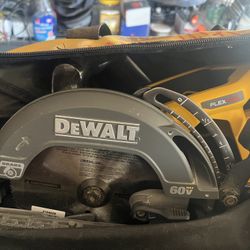 Dewalt 60v Brushless 7 1/4 Saw TOOL ONLY!!!!