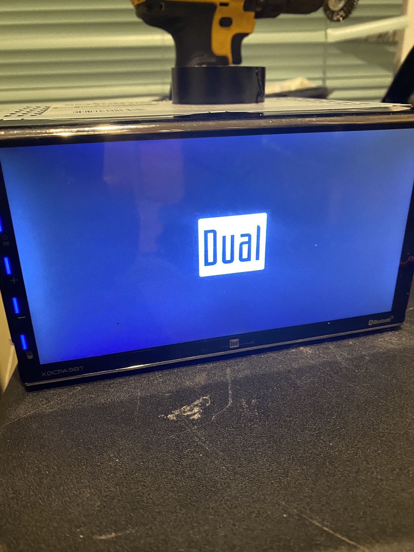 Dual With Apple CarPlay Android  And Bluetooth Audio