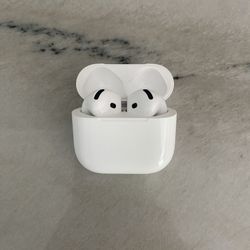 AirPods 4 – Like New 

Selling my AirPods 4 in excellent condition, barely used and fully working.