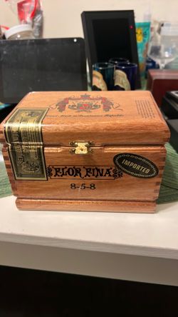 Beautiful small old cigar storage box