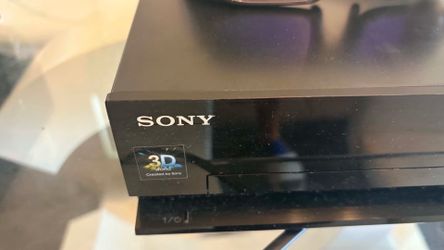Sony blue ray dvd 3d with 3d glasses
