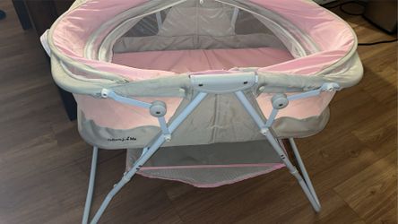 Used Baby Dream On Me Bassinet