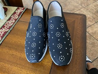 Agatha slip on shoes size 6 women