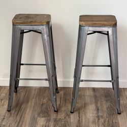 Nice Counter Height  Metal Stools with Wood Seat