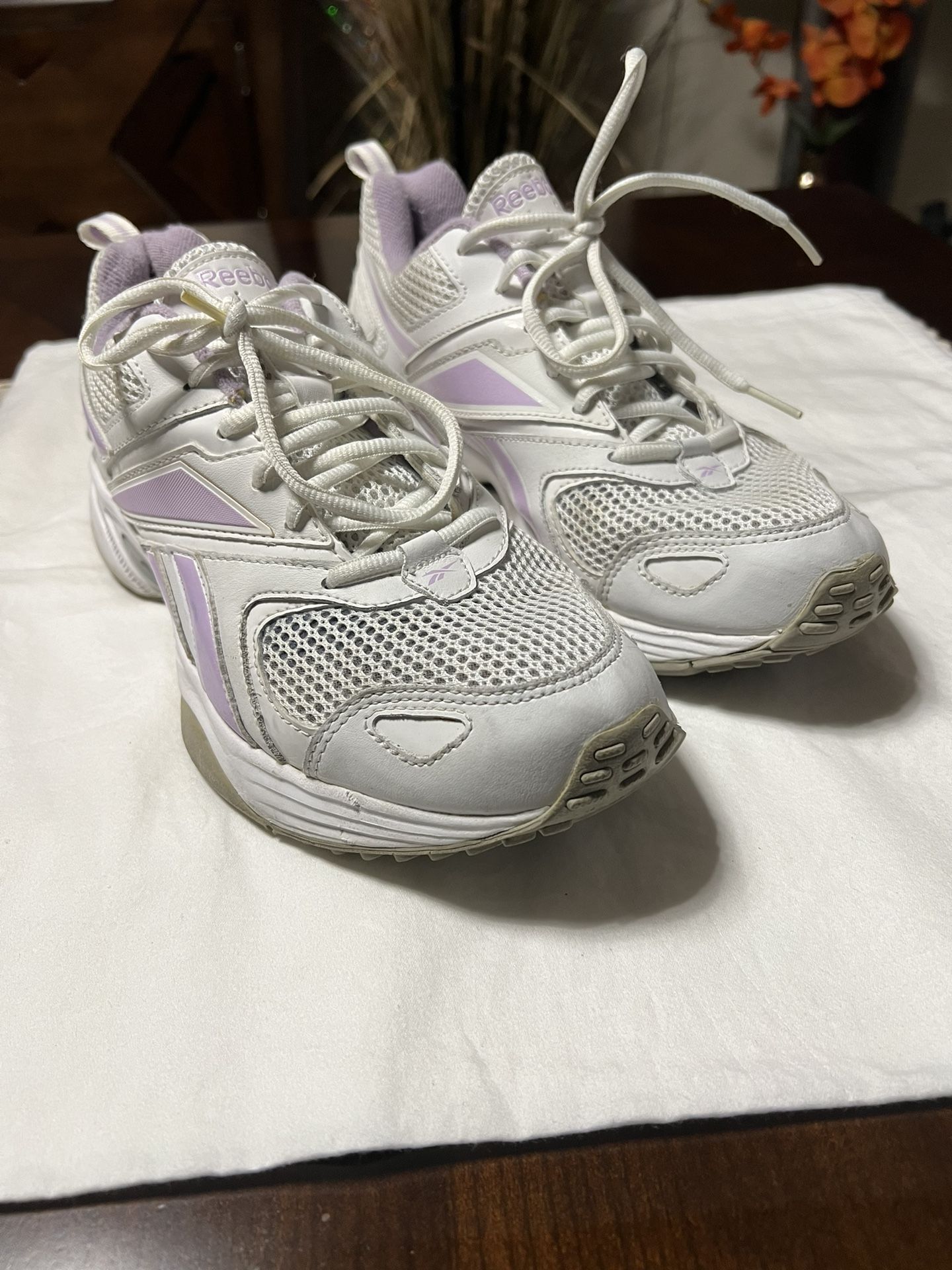 Light Purple And White Reebok Size 10