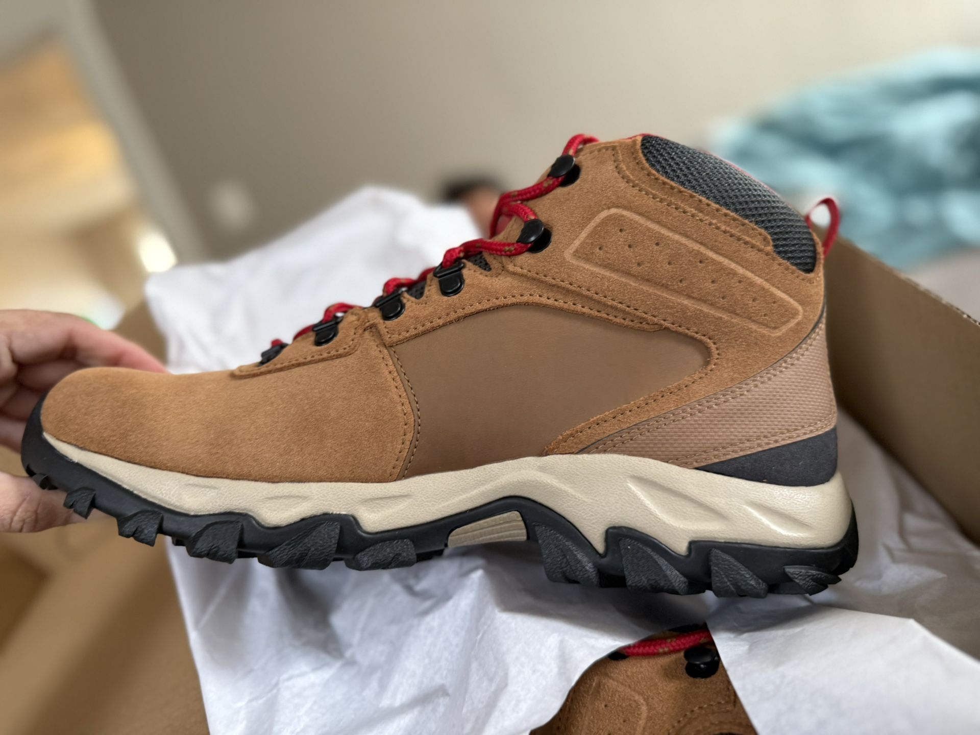 Columbia Newton Ridge Hiking Boots
