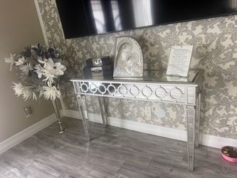 Console table